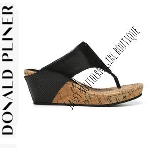 🆕⭐ Donald Pliner black Leather Thong Cork wedge